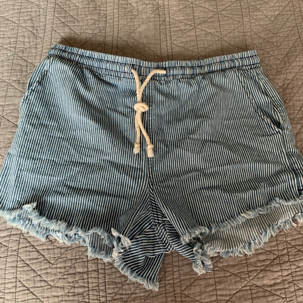 High waisted strip shorts